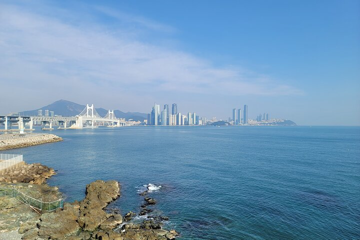 Walk along the coast from Erhutai Park to Wulu Island Park - Photo 1 of 15
